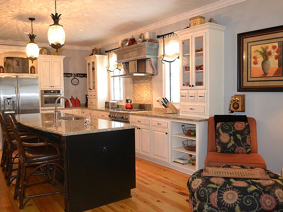 2nd image of 125 River Club Ln