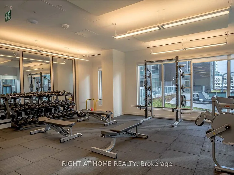 20 Richardson St #404 — Photo 40