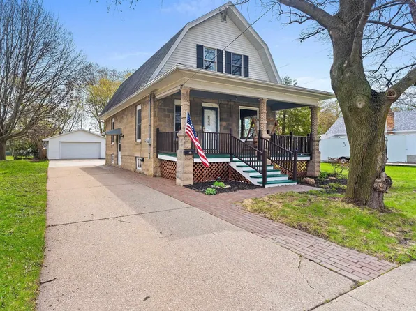 2132 N Main St, Oshkosh, WI 54901