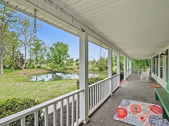 4th image of 2075 Liebengood Rd