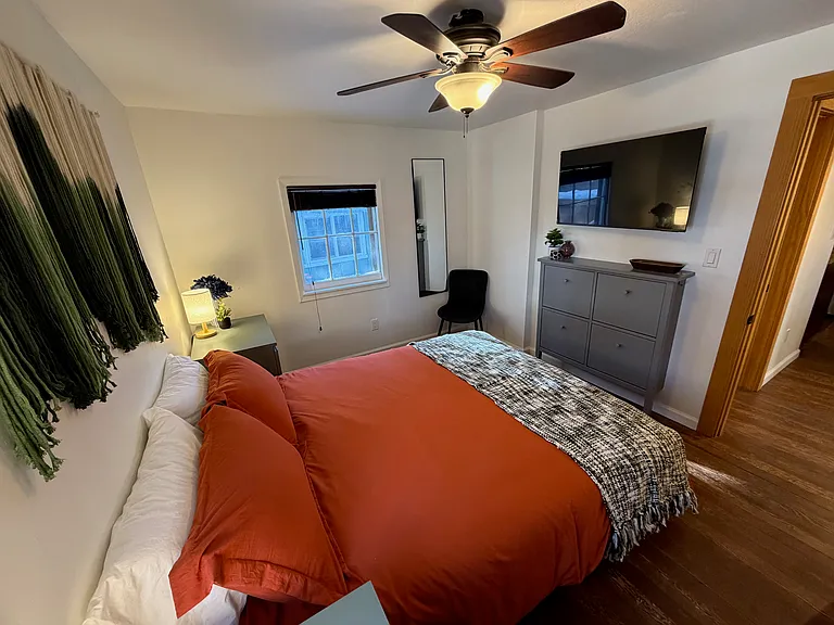 downstairs queen bedroom