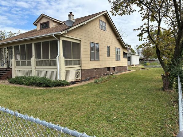 110 N White Oak St, Desloge, MO 63601