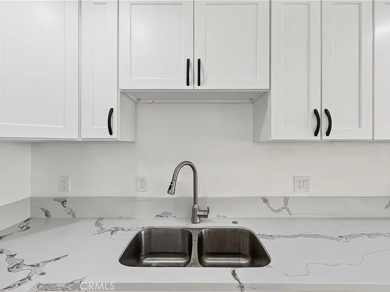 1320 Jacqueline Dr — Photo 3