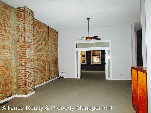 5th image of 127 Franklin St #A