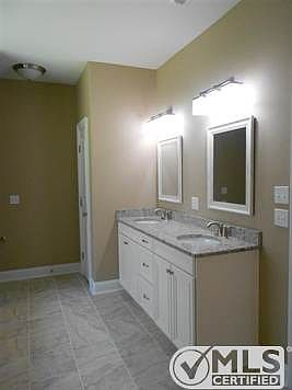 3rd image of 3440 Edgemont Trl #1