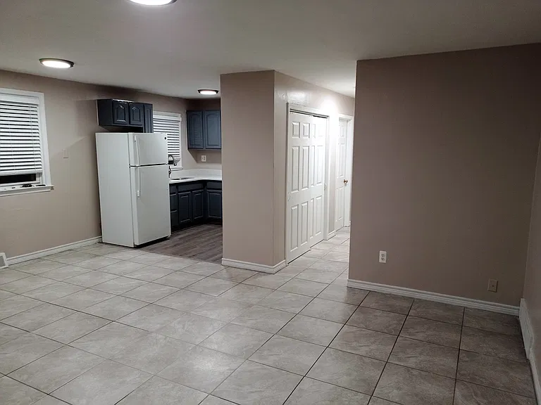 1911 Goodnaw St #1 — Photo 3