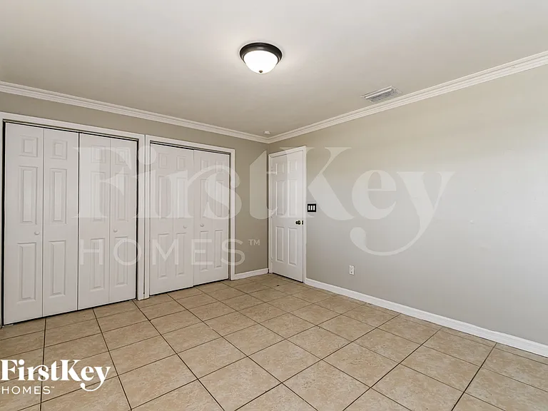 401 NE 15th Ave — Photo 11