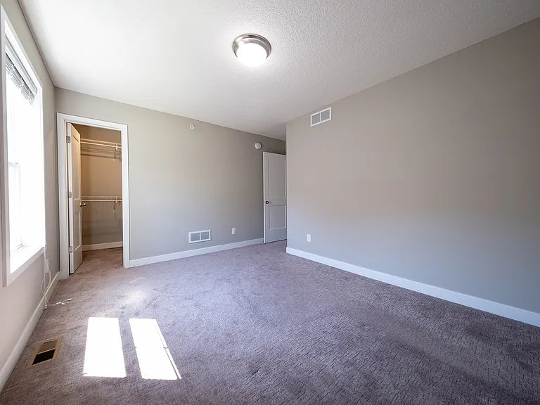 5874 Royalton Rd NE — Photo 20