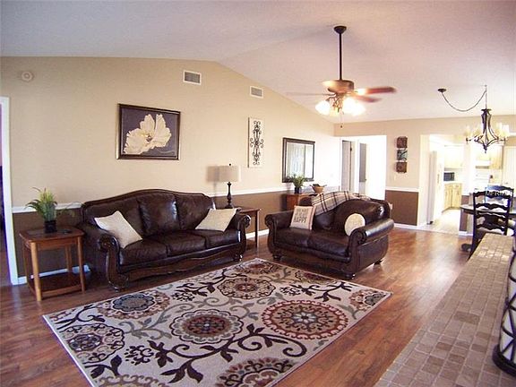 2nd image of 3928 Cypress Lndg N