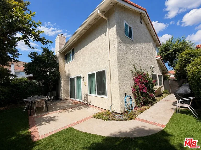 12245 Shady Hollow Ln — Photo 27
