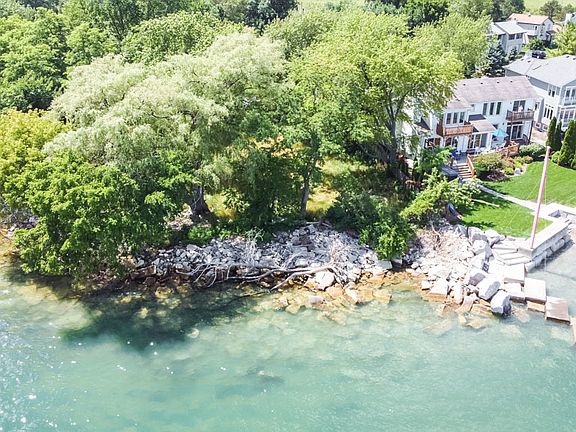 2nd image of 10419 Lakeshore Dr