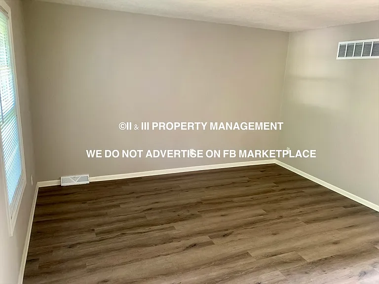 6102 Newton St — Photo 4