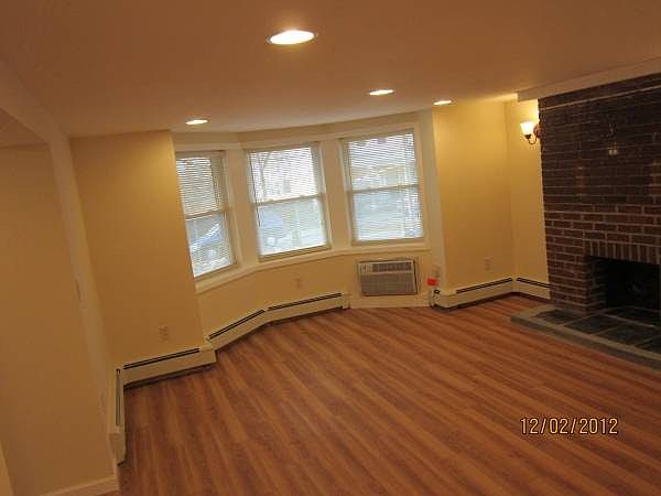 1st image of 334 Warburton Ave