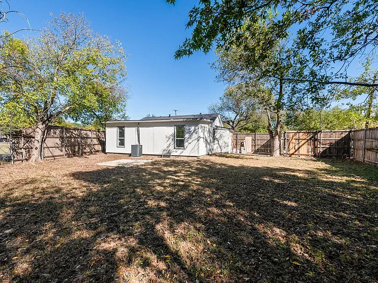 1802 Gus Thomasson Rd — Photo 14