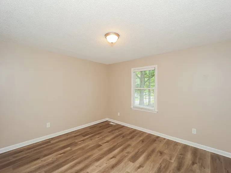 1604 Carriage Hills Dr — Photo 14