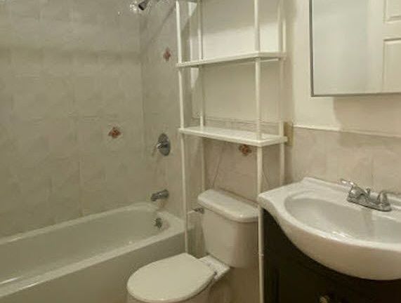 5th image of 109A Hart St #2