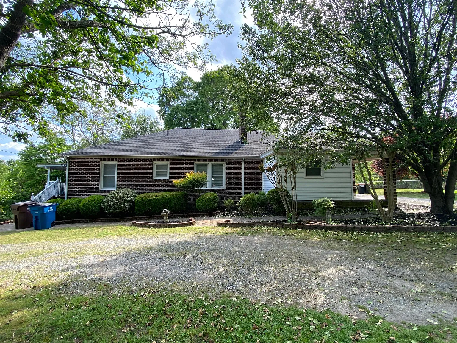 3 bed, 1724 sqft, $2,400 — Photo 1