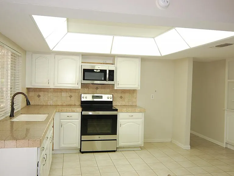 2619 Creekview Dr — Photo 13