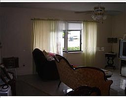 4th image of 841 Yellowbird Ave