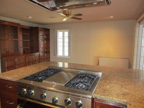 3rd image of 31 Gunboat Ln