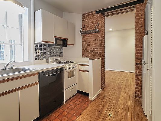 2nd image of 316 E 92nd St APT 1RE