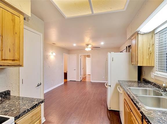 5th image of 1106 Bowie St