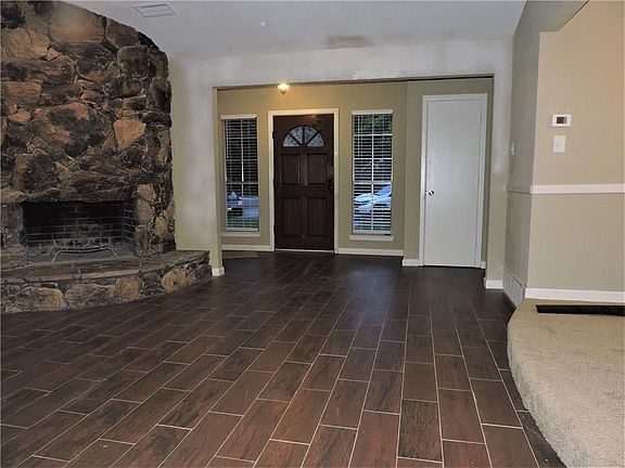 3rd image of 223 Brookwood Dr