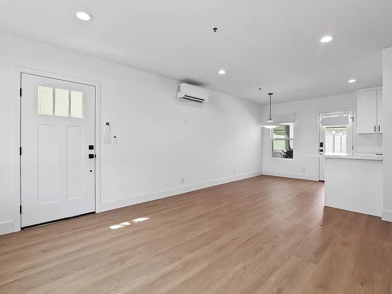 1502 Coral Pl — Photo 9