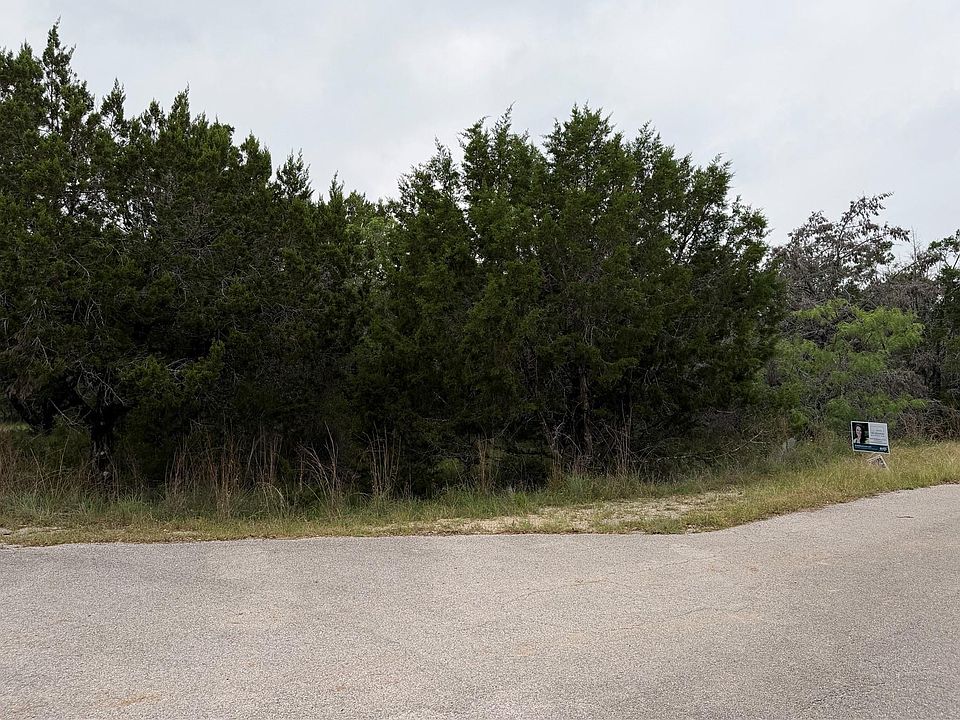 2nd image of 21479 Lakefront Dr
