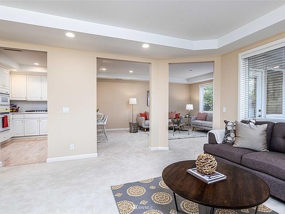 4th image of 131 8th Ln APT 1