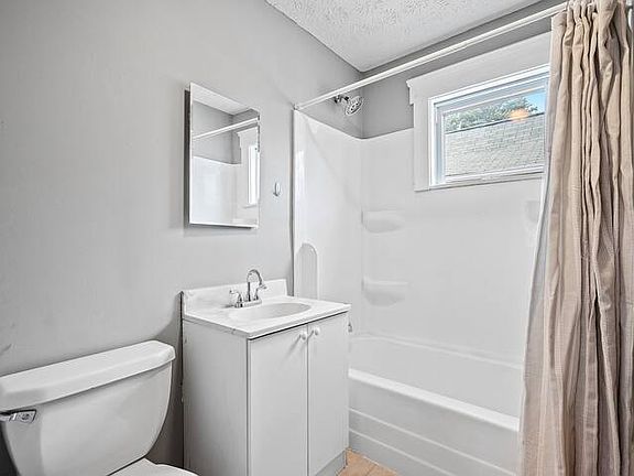 4th image of 3428 W 46th St