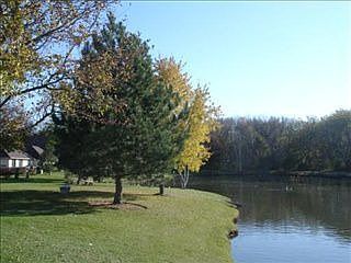 3rd image of 905 Victoria Dr