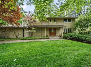 28551 Tavistock Trl, Southfield, MI 48034