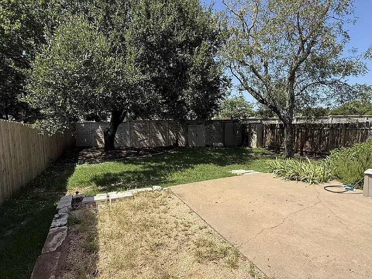 2111 Margalene Way — Photo 15