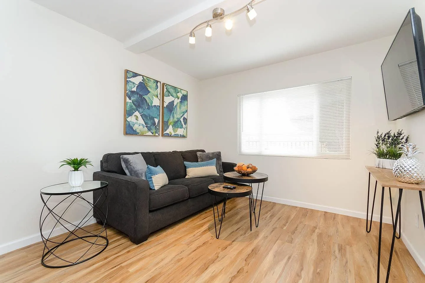 2153 Union St — Photo 3