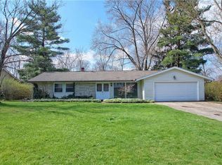 179 Greenbriar Dr, Aurora, OH 44202
