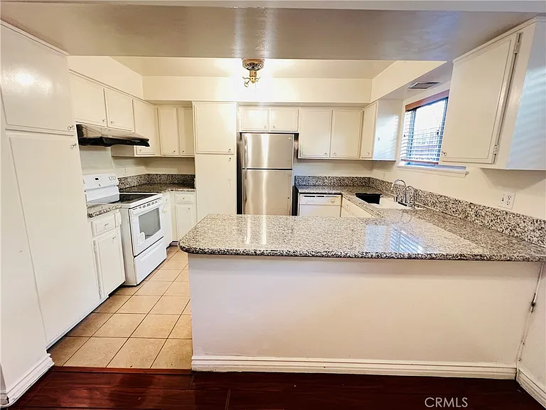 471 W Duarte Rd #110 — Photo 5