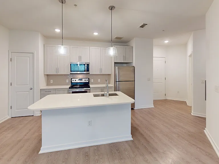 Essex Luxe Apartments — Photo 47