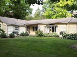 42 Sunset Blvd, Pittsford, NY 14534