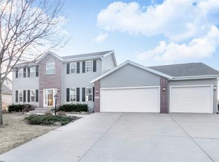 1121 N Parkview St, Cottage Grove, WI 53527