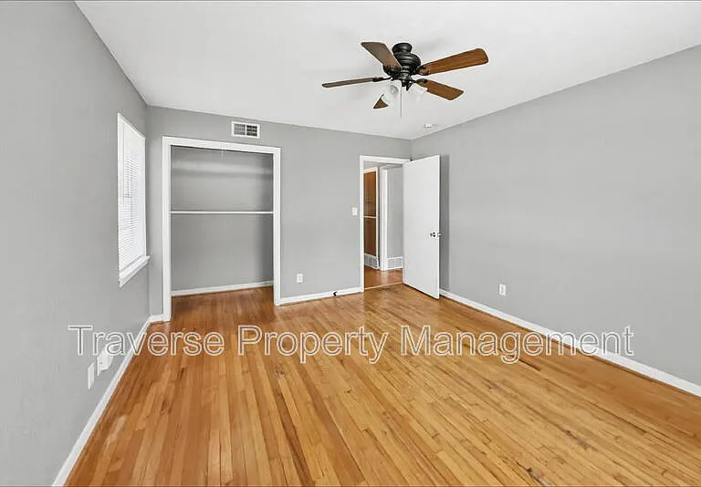 304 S Waco St — Photo 13