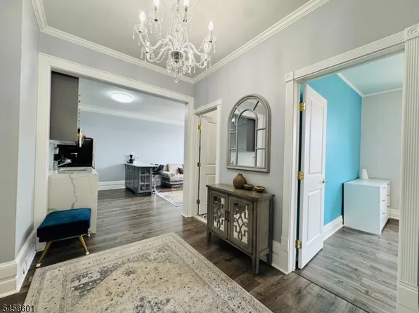 16 Forest St APT 404, Montclair, NJ 07042