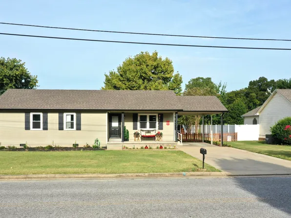 2491 Clifton Dr, Dyersburg, TN 38024