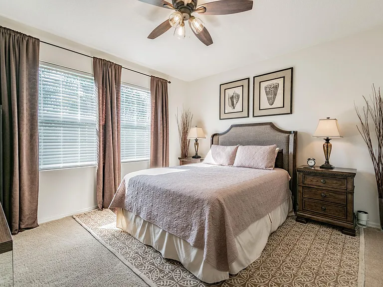 Bedroom with Queen Bed