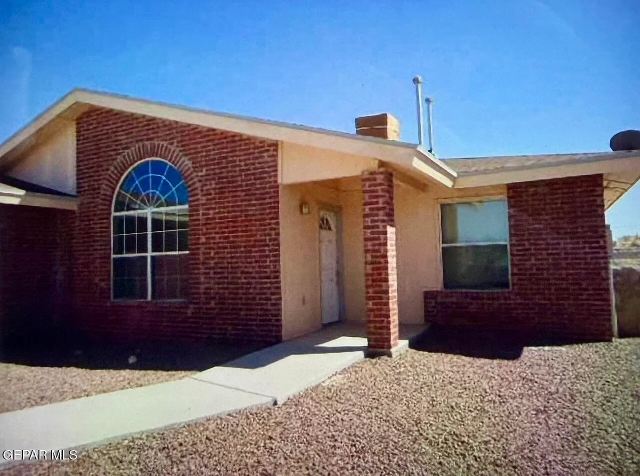 3 bed, 2.0 bath, 1104 sqft, $1,400 — Photo 3