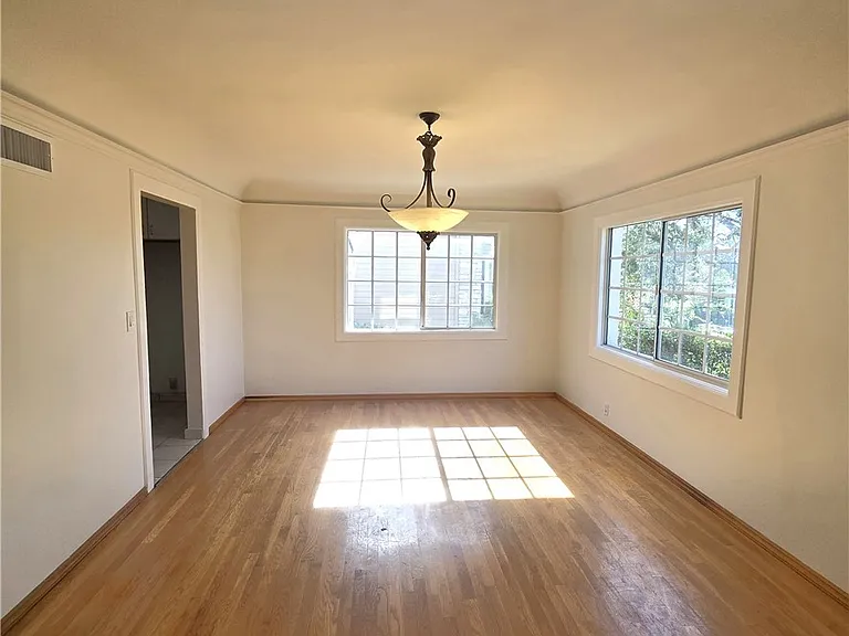 2035 Rangeview Dr — Photo 4