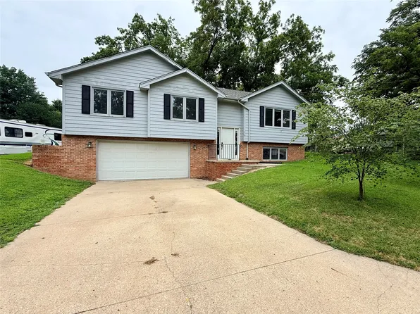 219 Walnut Dr, Martensdale, IA 50160