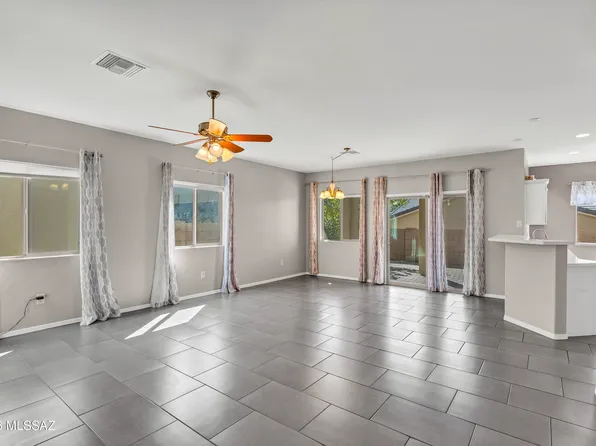 8939 N Country Cove Trl, Tucson, AZ 85742