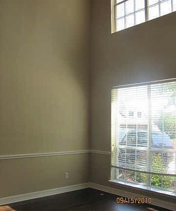 4th image of 3400 Barberry Dr