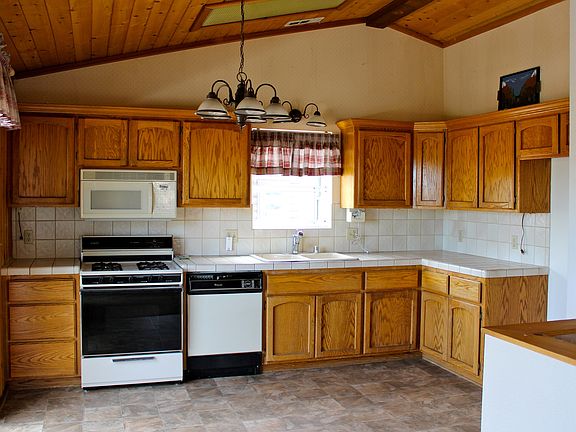4th image of 224 Mann Dr